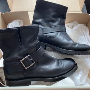 MAJOR PRICE DROP - Frye Boots Size 6